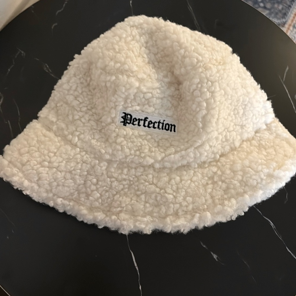 Women’s bucket hat